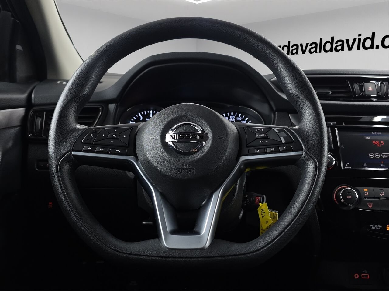 Nissan Qashqai S TA CVT, Cruise control, commande audio au volant, détecteur d'angles morts 2023 Noir Val-David - photo #8