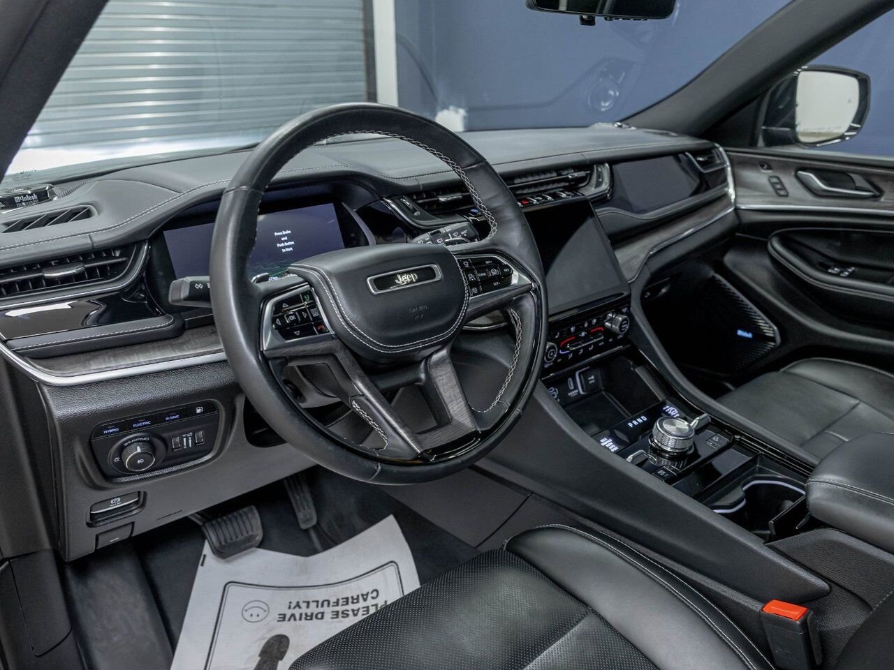 2023 Jeep Grand Cherokee 4xe OVERLAND 4X4 *TOIT* NAV CUIR SIÈGES VENT PROTECH 3 Black Saint-Jérôme - photo #1