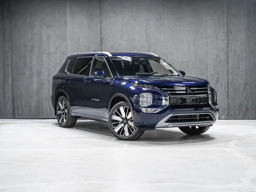 2026 Mitsubishi Outlander Cosmic Blue