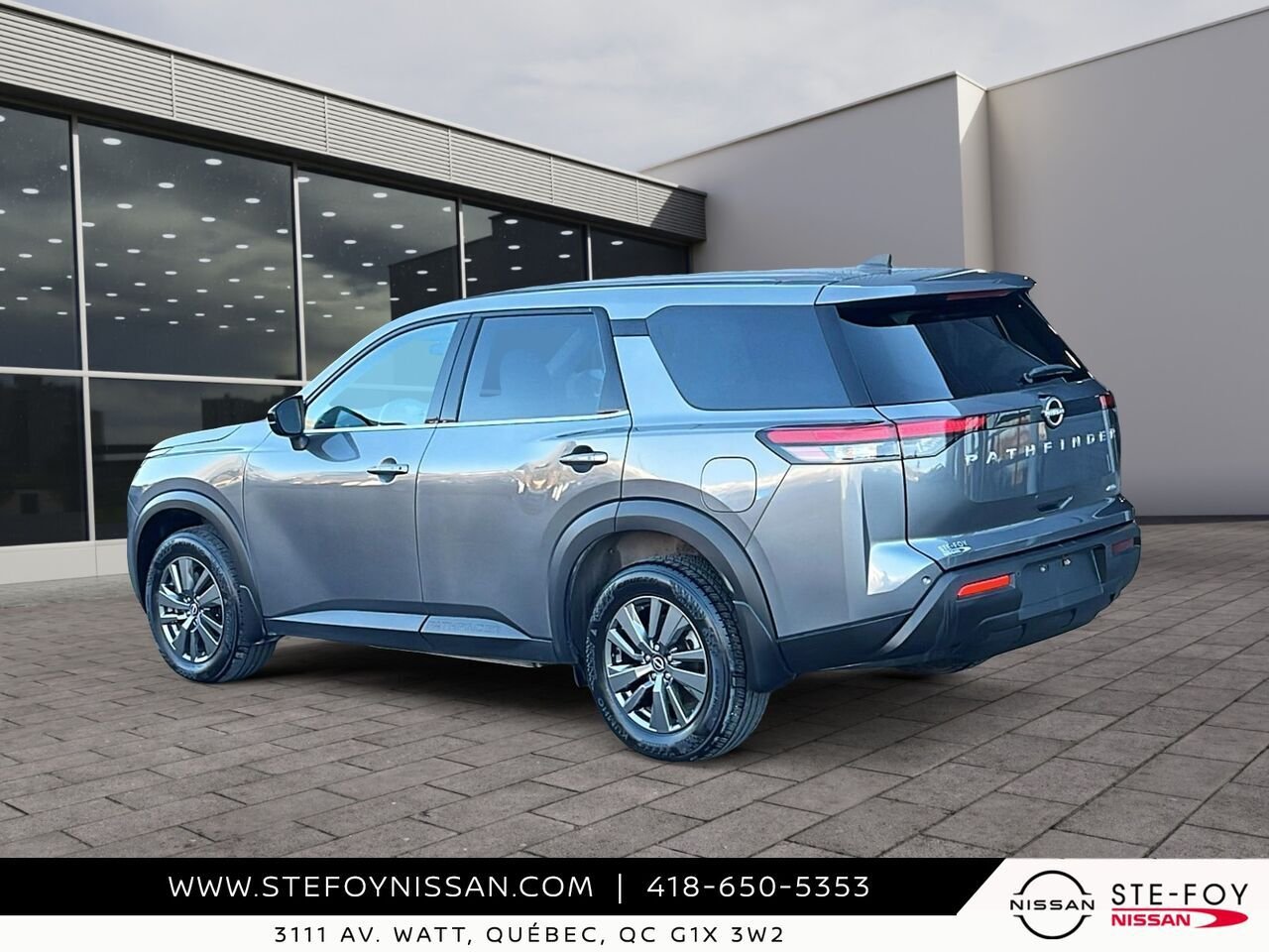 2024 Nissan Pathfinder S Grey Ste-Foy - photo #3