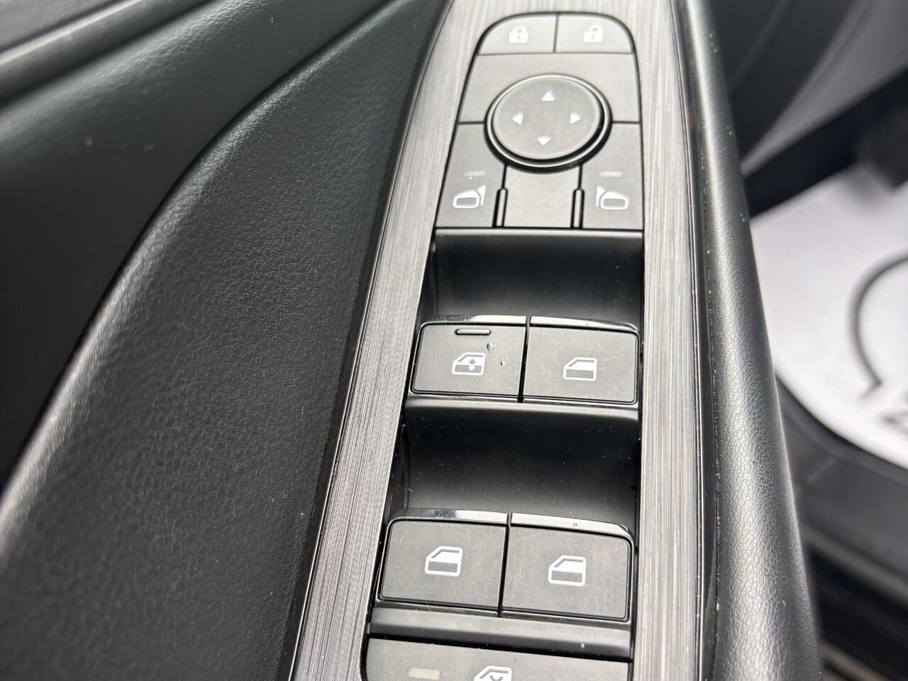 2024 Nissan Rogue S Black Mont-Laurier - photo #17