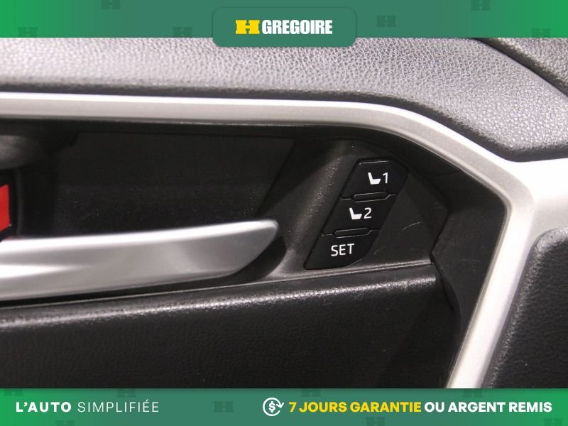 2023 Toyota Rav 4 White Saint-Eustache - photo #16