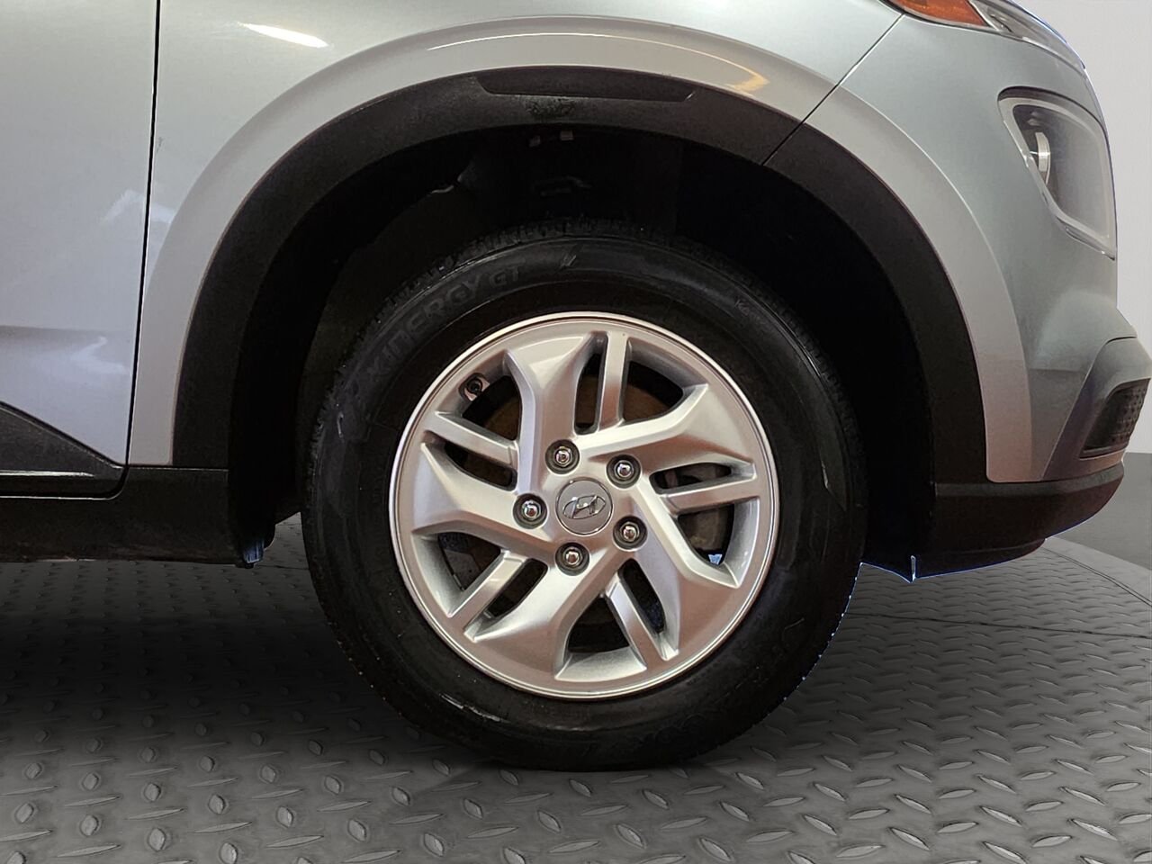 2021 Hyundai Venue Preferred IVT, volant chauffant, commande audio au volant, Apple Carplay Silver Val-David - photo #23