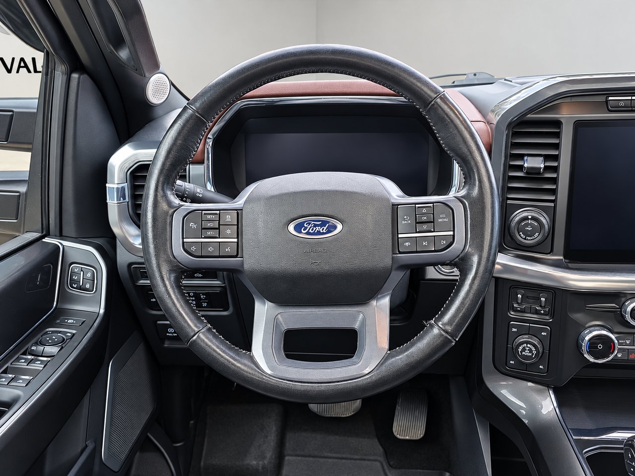 2023 Ford F-150 LARIAT, SuperCrew Black Val-David - photo #18