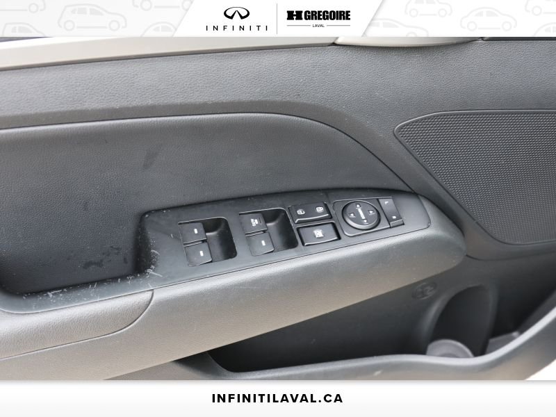 Hyundai Elantra IT2511 | Luxury CUIR TOIT MAGS 2020 Laval - photo #12