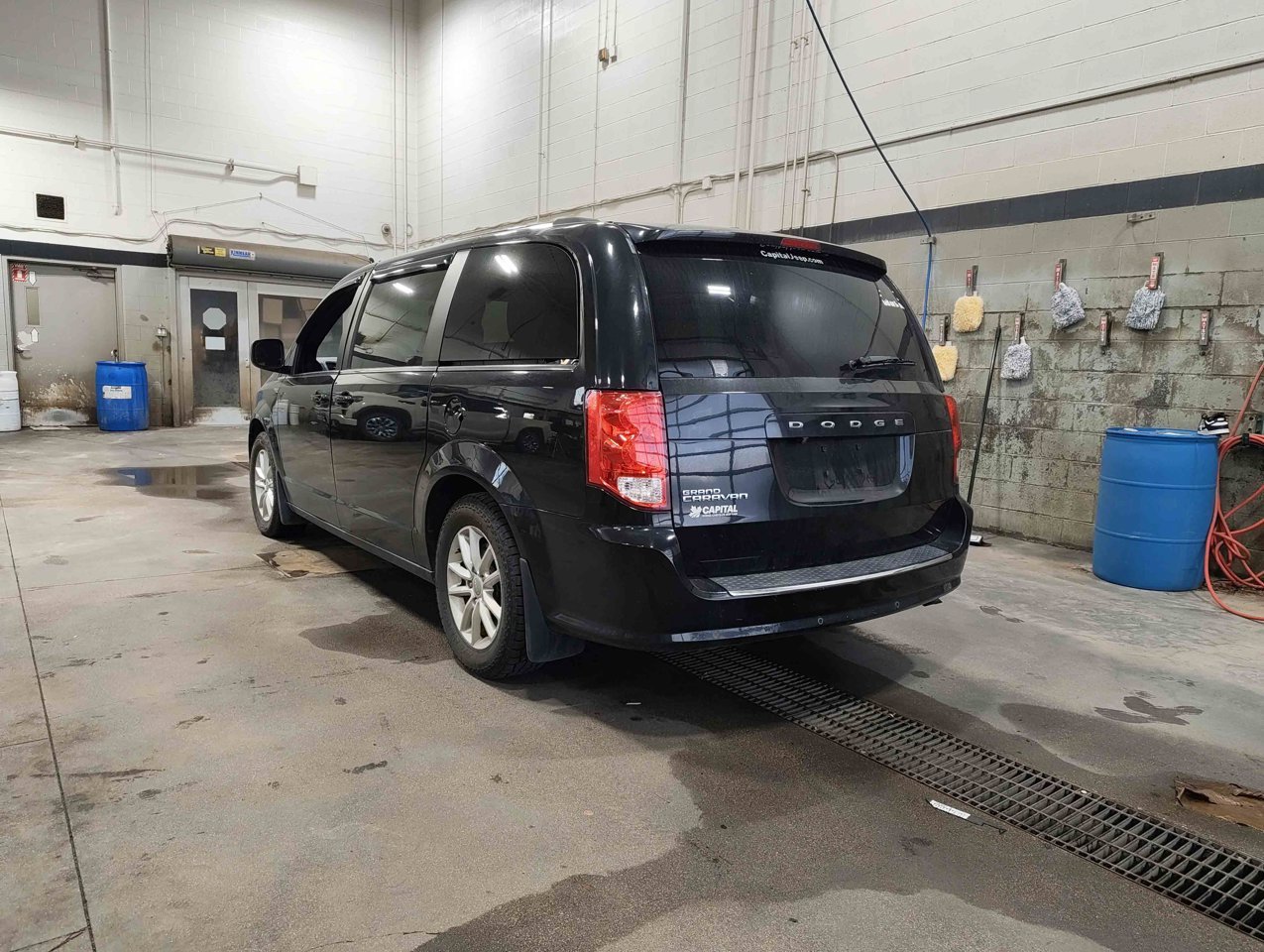 2020 Dodge Grand Caravan Premium Plus 2WD Black Sherwood Park - photo #4
