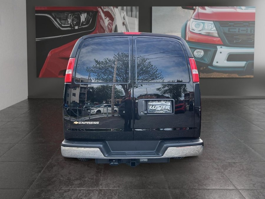 Chevrolet Fourgonnette Express utilitaire Traction arrière 2500 155 po 2026 NOIR