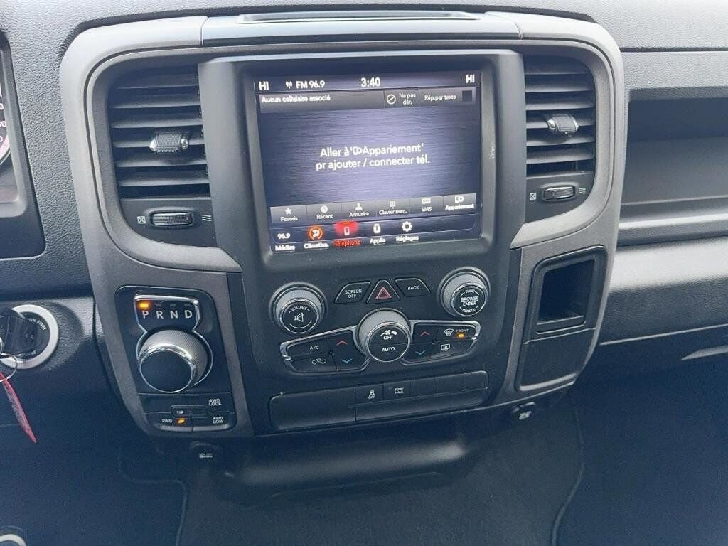 2020 Ram 1500 Classic Express Black Baie-Comeau - photo #13