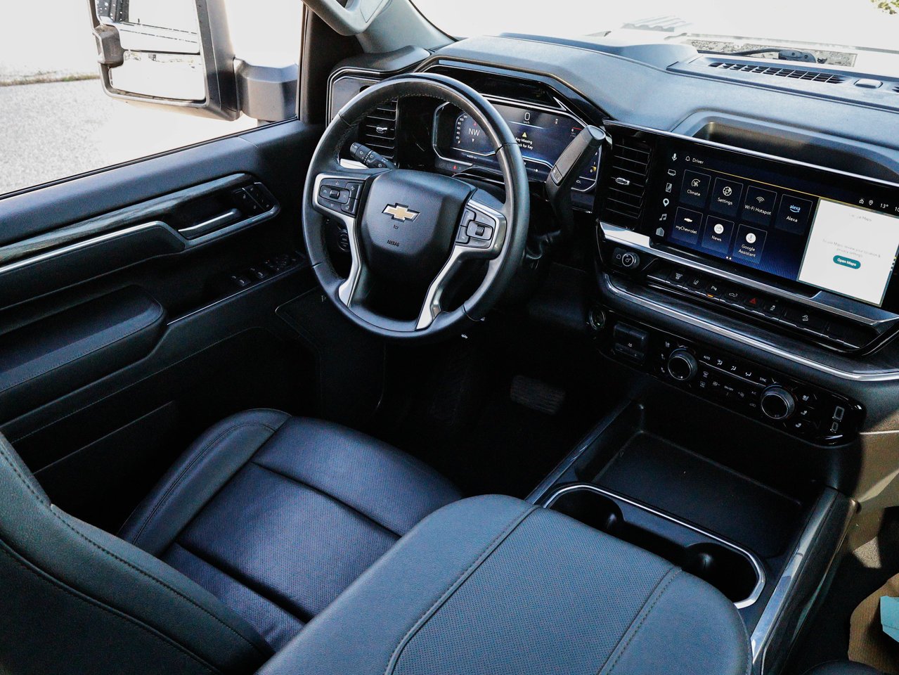 2025 Chevrolet Silverado 3500HD 4WD Crew Cab 159 LTZ White Sherwood Park - photo #29