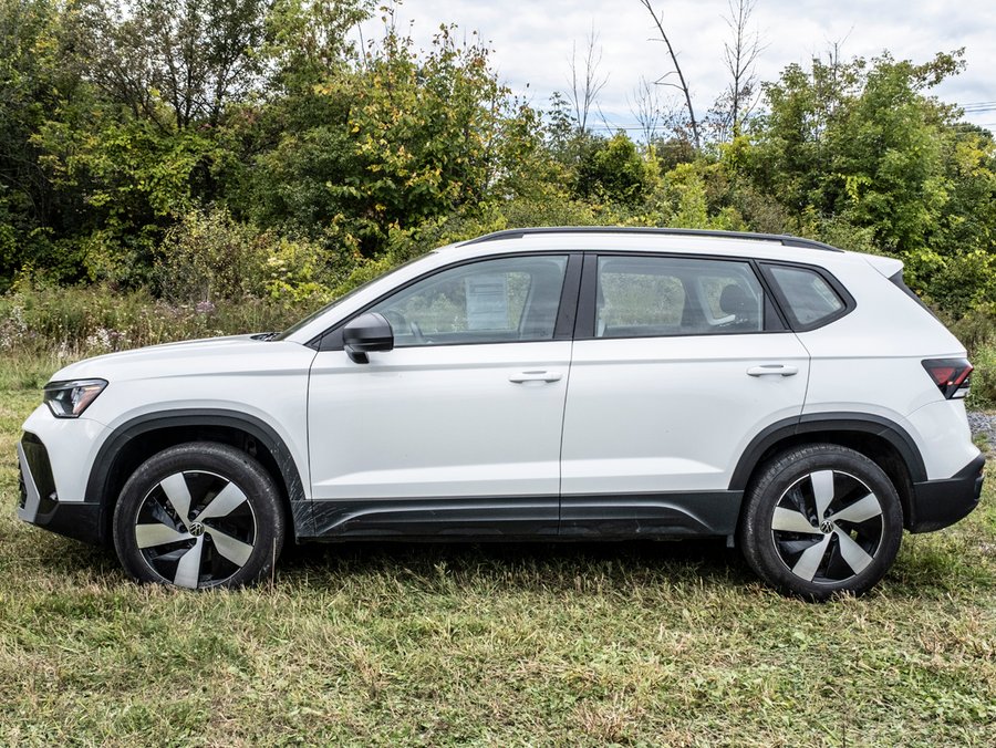 2025 Volkswagen Taos Trendline 4MOTION White