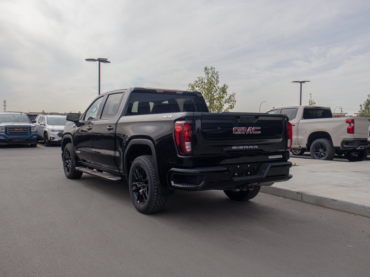 2024 GMC Sierra 1500 4WD Crew Cab 147 Elevation Black Sherwood Park - photo #7