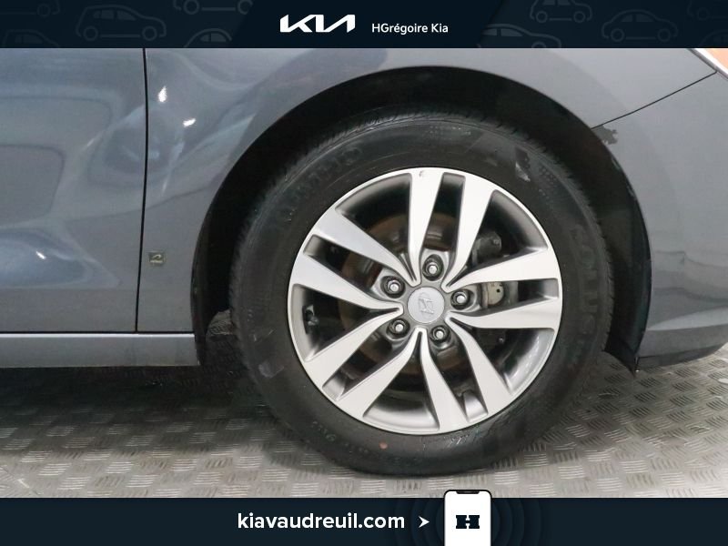 2019 Hyundai Elantra Grey Laval - photo #24