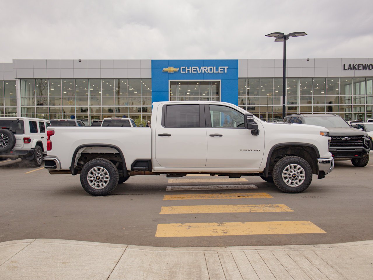 2025 Chevrolet Silverado 2500HD 4WD Crew Cab 159 Work Truck White Sherwood Park - photo #11