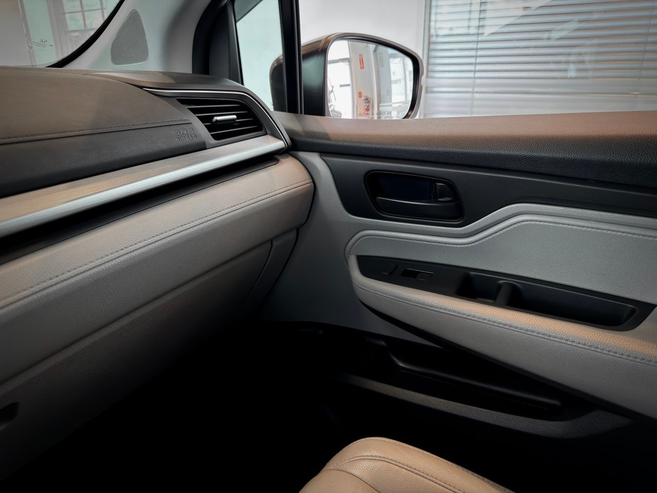 2018 Honda Odyssey Blue Notre-Dame-des-Prairies - photo #29