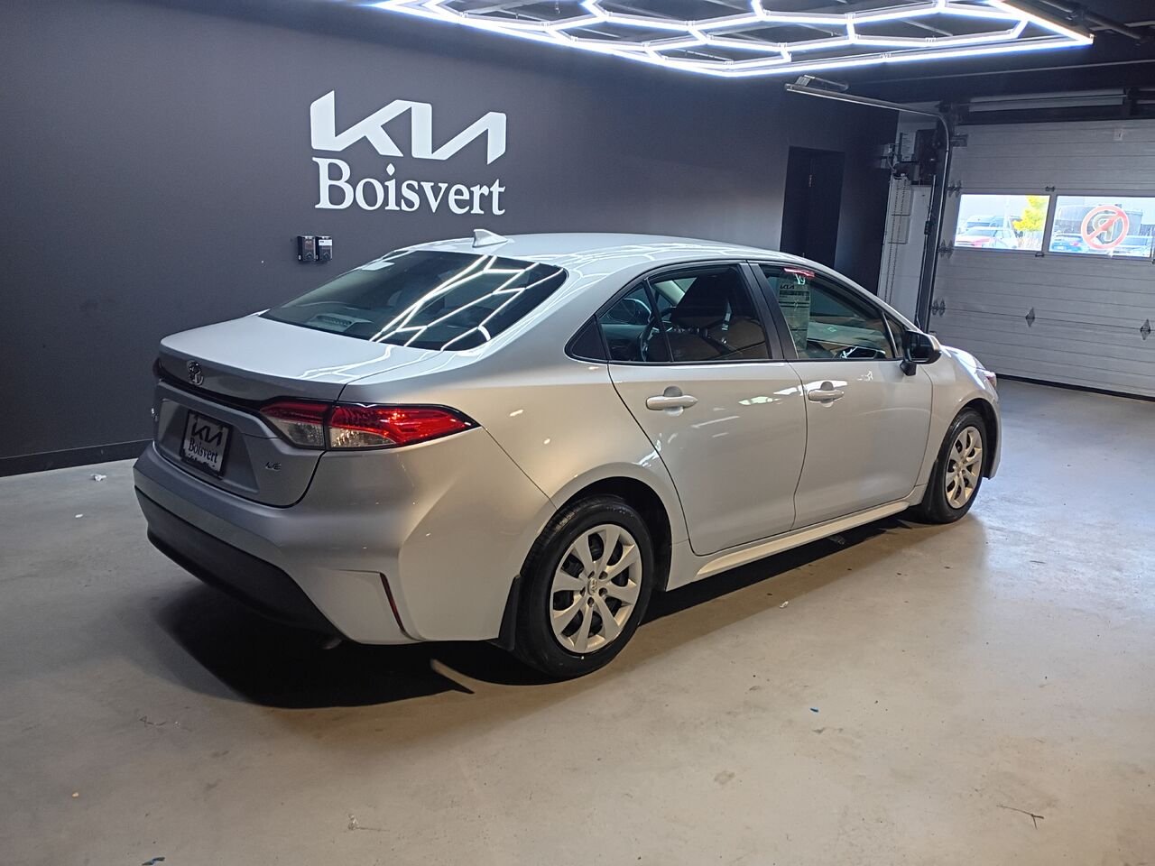 Toyota Corolla 2023 Argent Blainville - photo #5