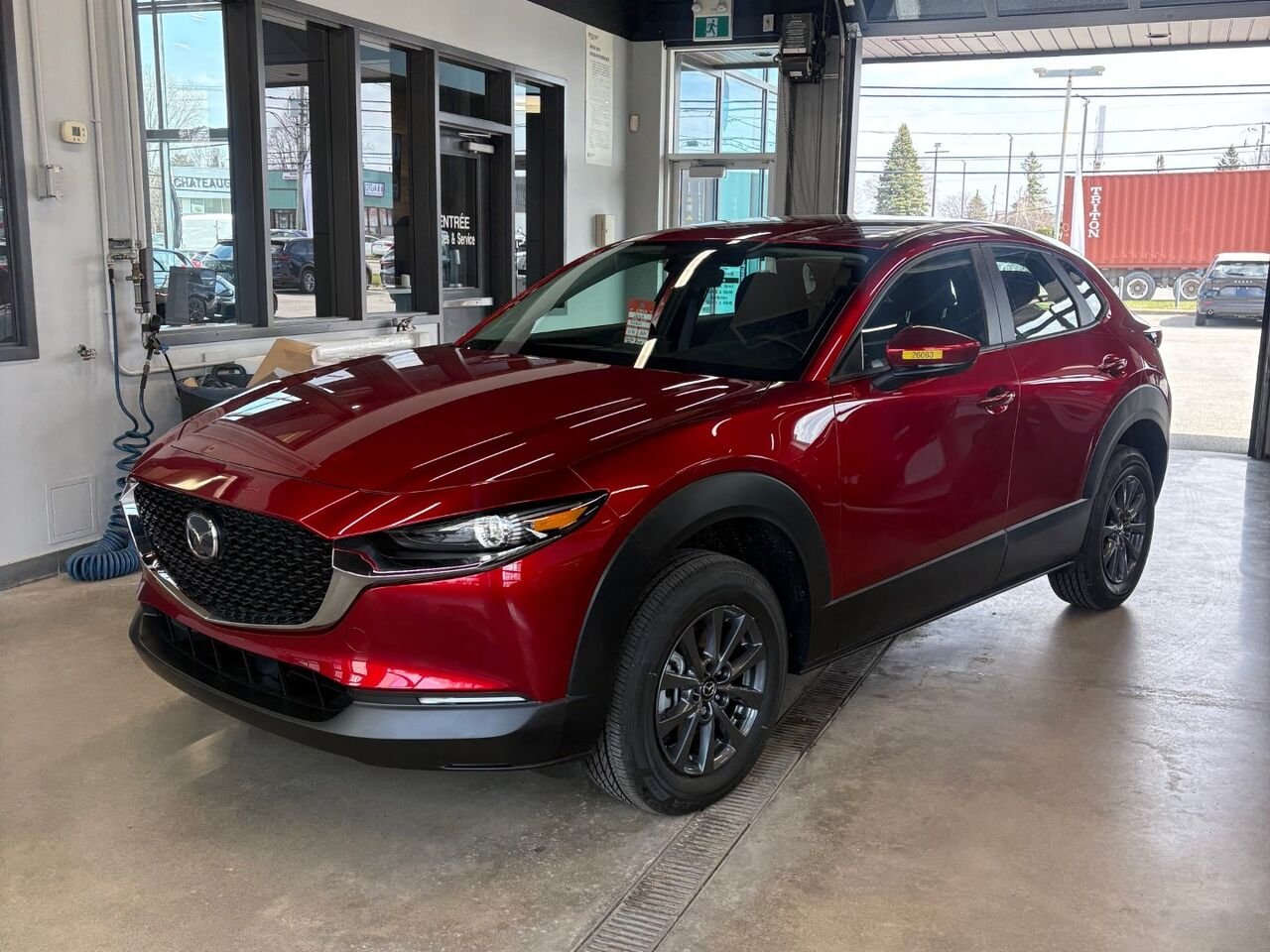 MAZDA CX-30 GX 2026 Rouge vibrant cristal métallisé Châteauguay - photo #2