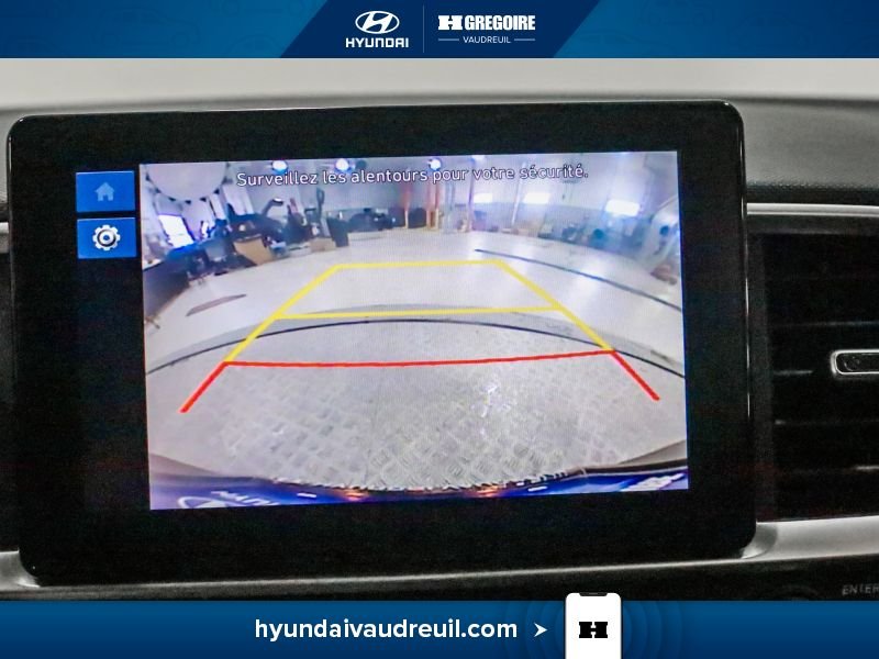 Hyundai Venue 2024 Rouge Blainville - photo #25