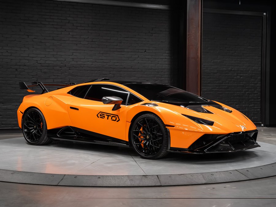 2022 Lamborghini Huracan 2022 Orange