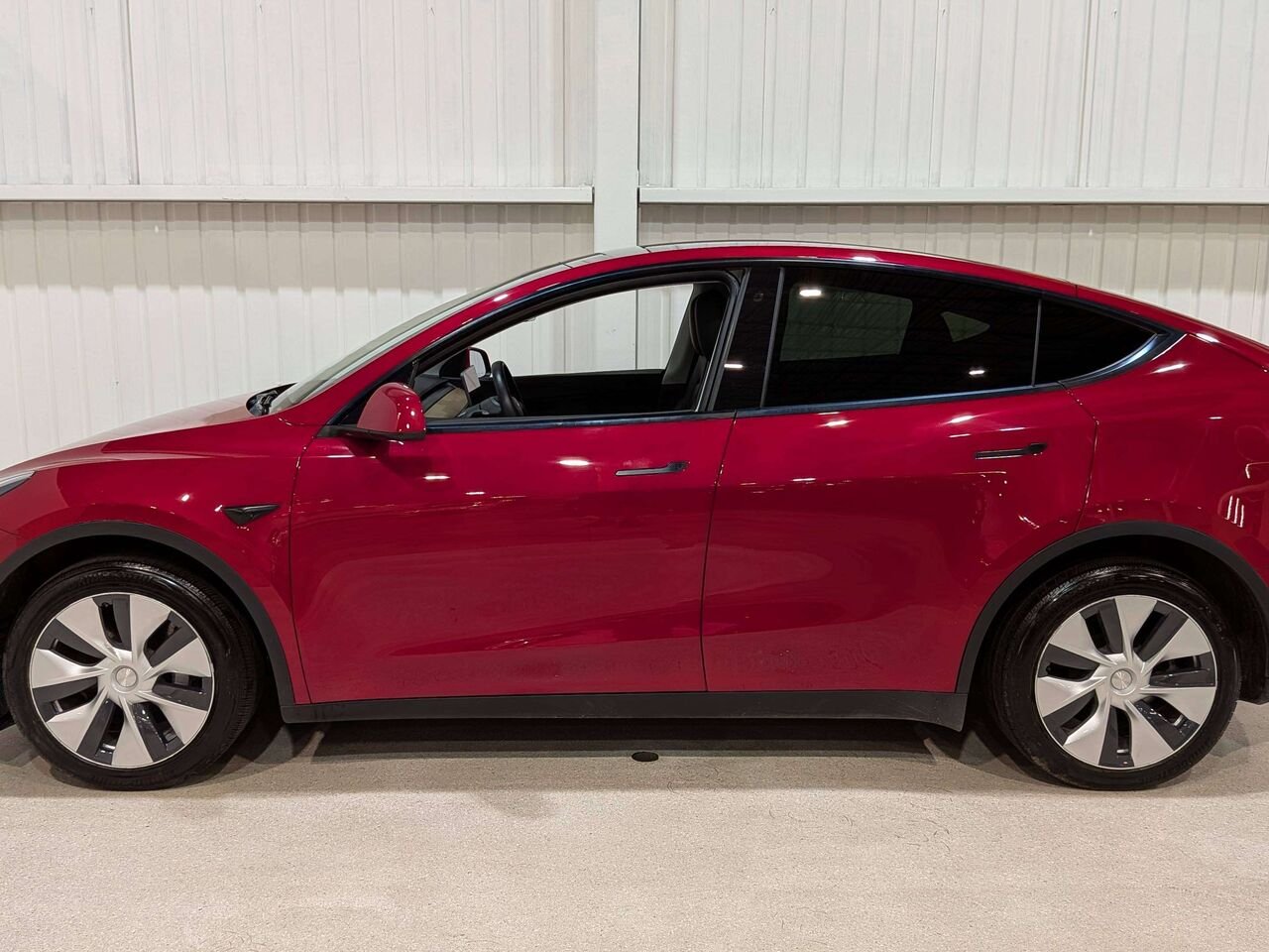 2020 Tesla Model Y Long Range AWD Red Val-David - photo #4
