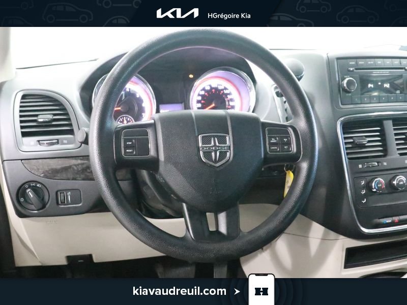 2015 Dodge GR Caravan Grey Laval - photo #13