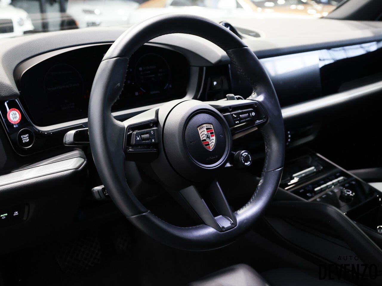 2025 Porsche Cayenne Grey Saint-Eustache - photo #12