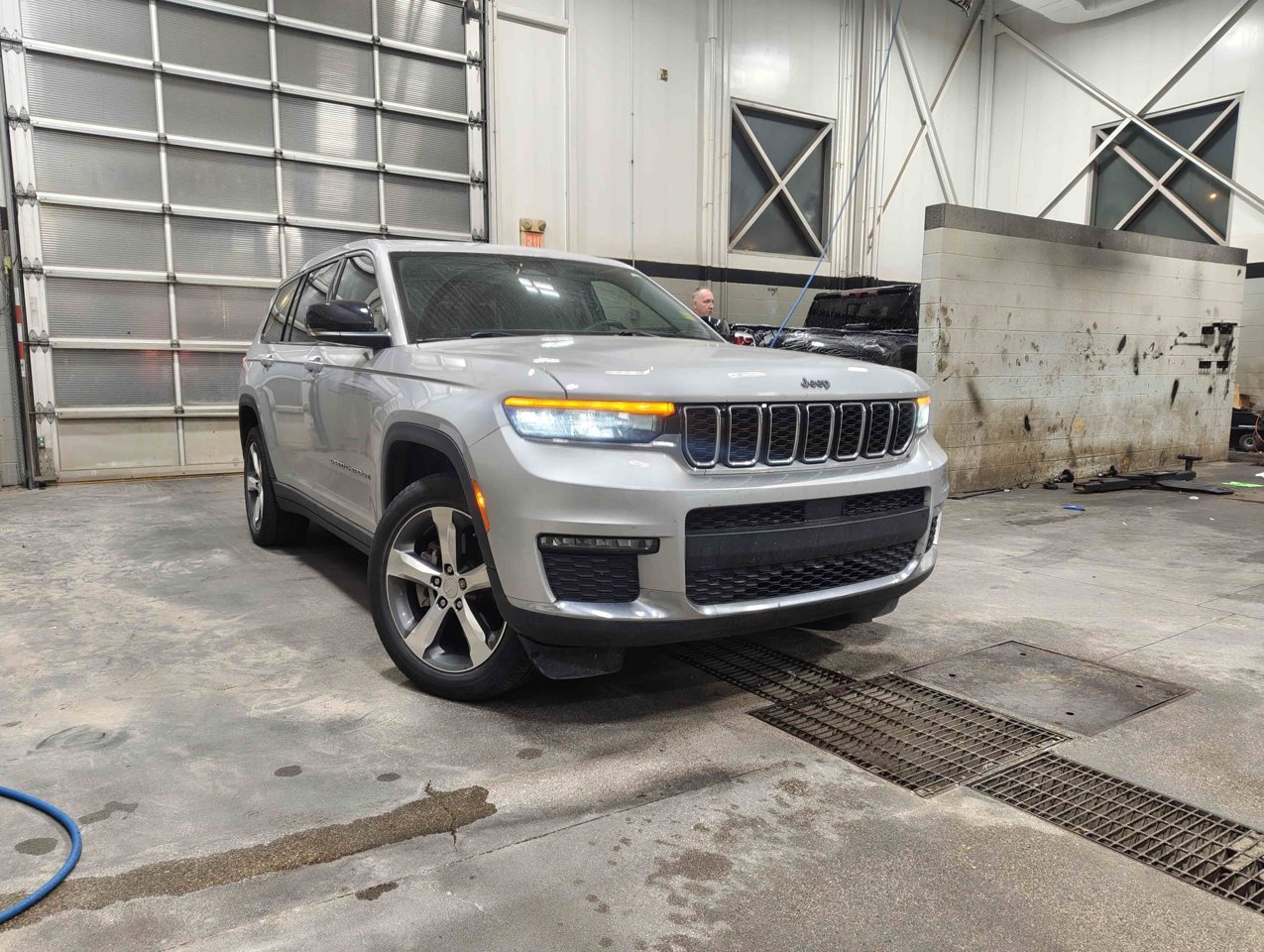 2021 Jeep Grand Cherokee L Limited 4x4 Grey Sherwood Park - photo #1