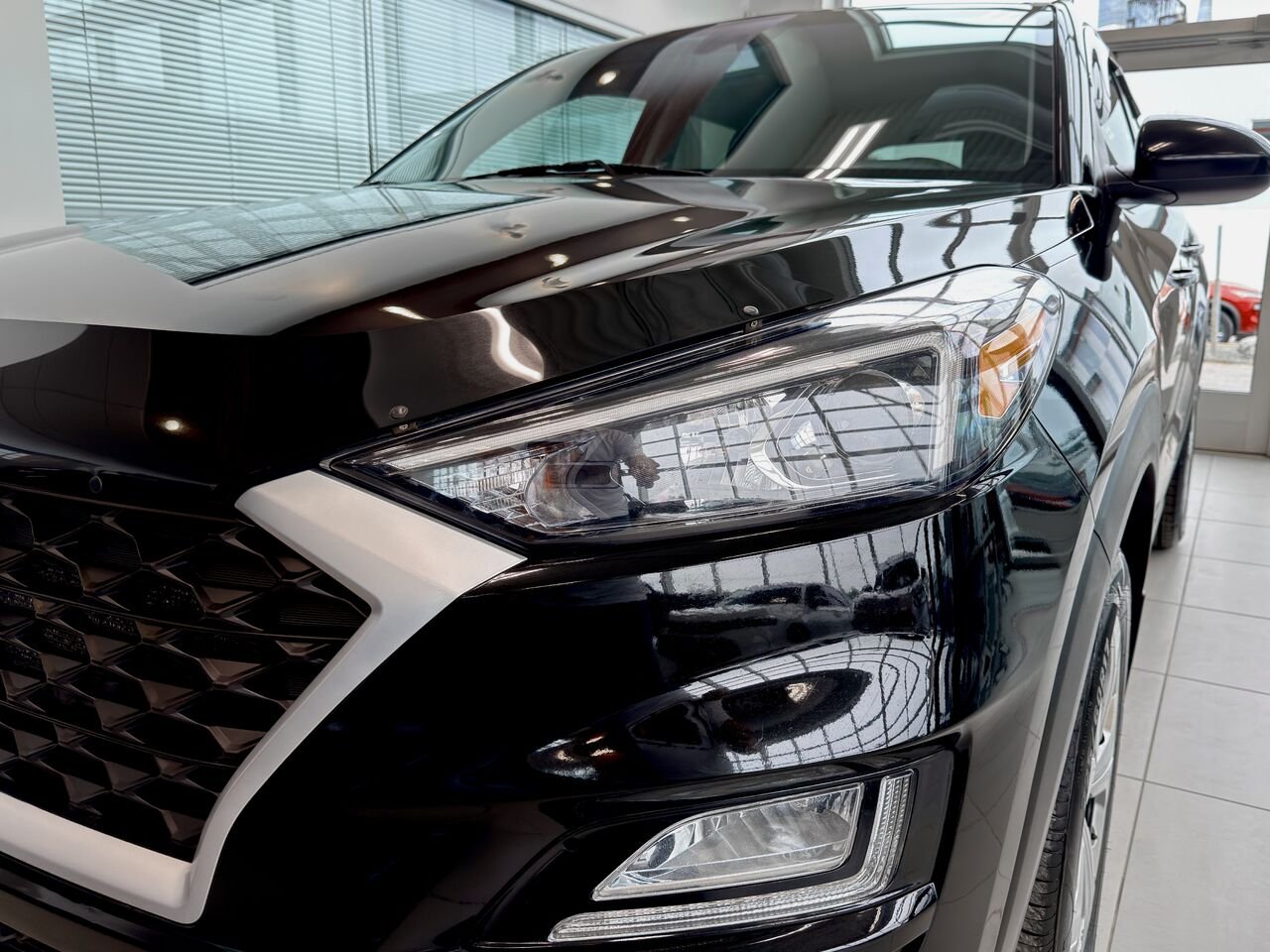 2020 Hyundai Tucson Black Notre-Dame-des-Prairies - photo #4