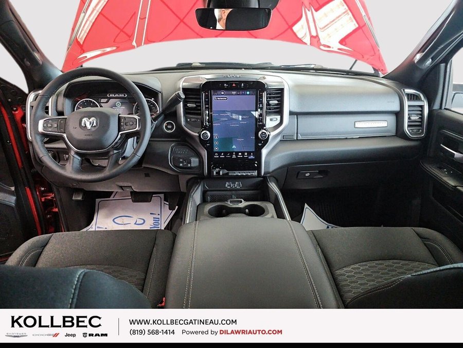 RAM 2500 Big Horn cabine d'équipe 4x4 caisse de 6 pi 4 po 2026 Couche nacrée rouge fondu
