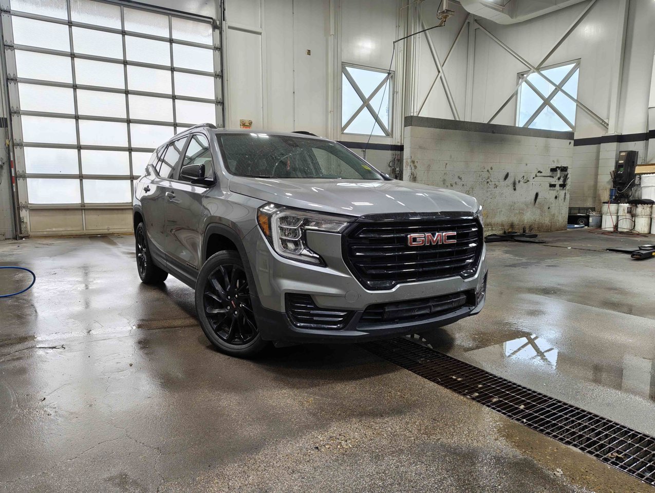 2024 GMC Terrain AWD 4dr SLE Grey Sherwood Park - photo #1