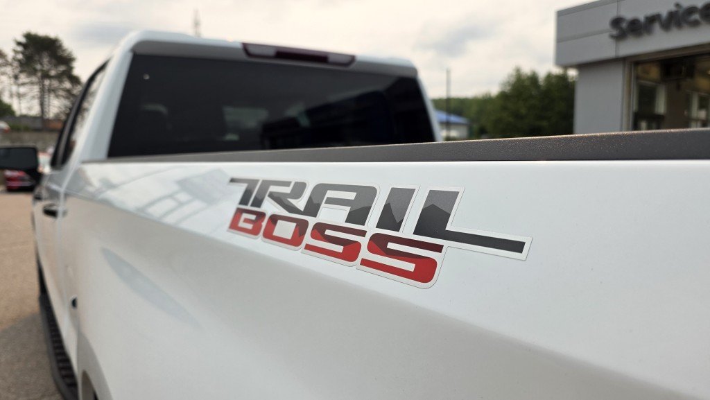 CHEVROLET Silverado 1500 LT TrailBoss 4X4 2024 Blanc Mont-Laurier - photo #11