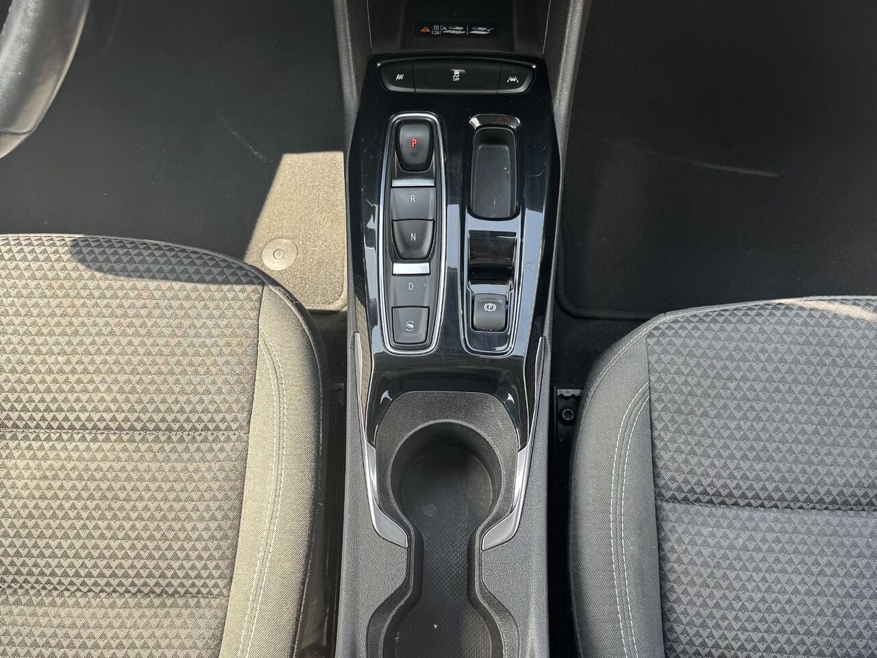 2023 Chevrolet Bolt EUV LT White Granby - photo #20