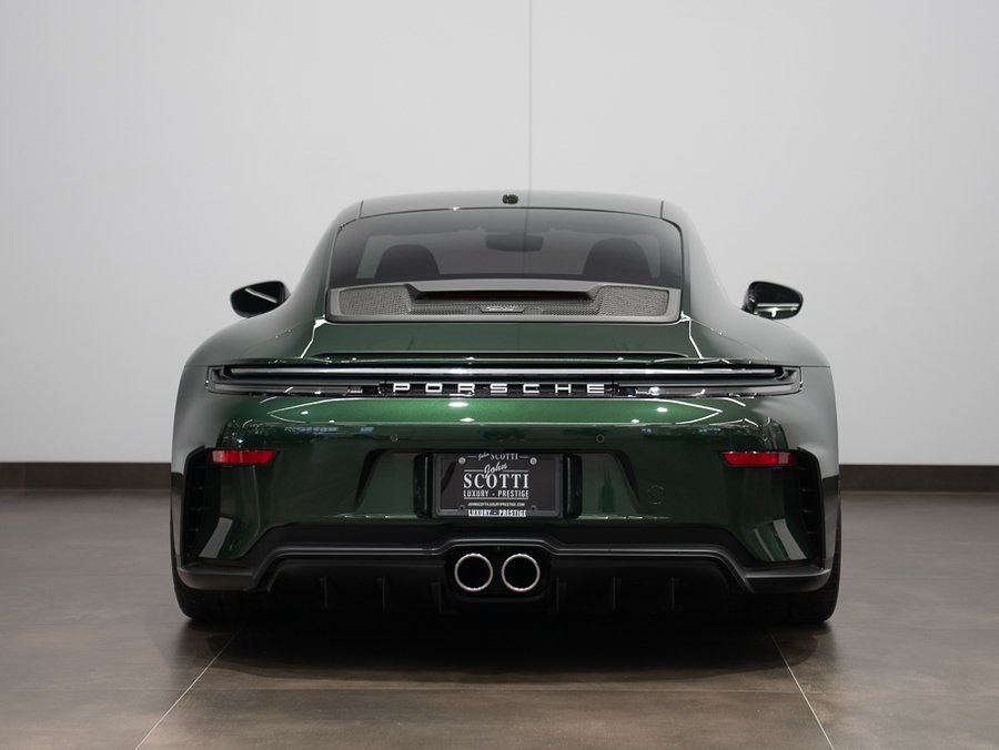 2026 Porsche 911 GT3 coupé avec ensemble Touring Green