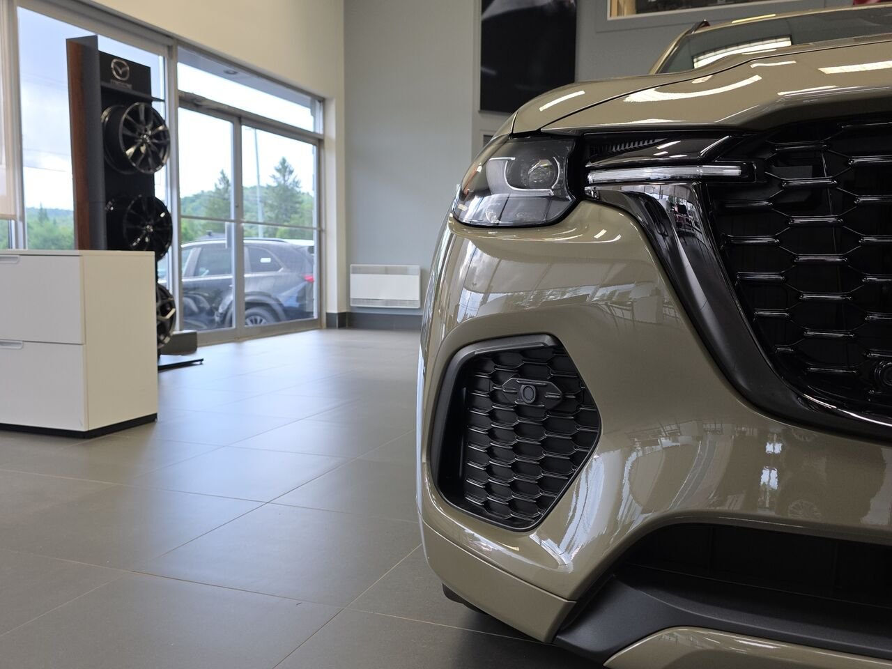 Mazda CX-90 hybride léger GT-P TI 2026 Quartz platine métallisé Val-David - photo #9