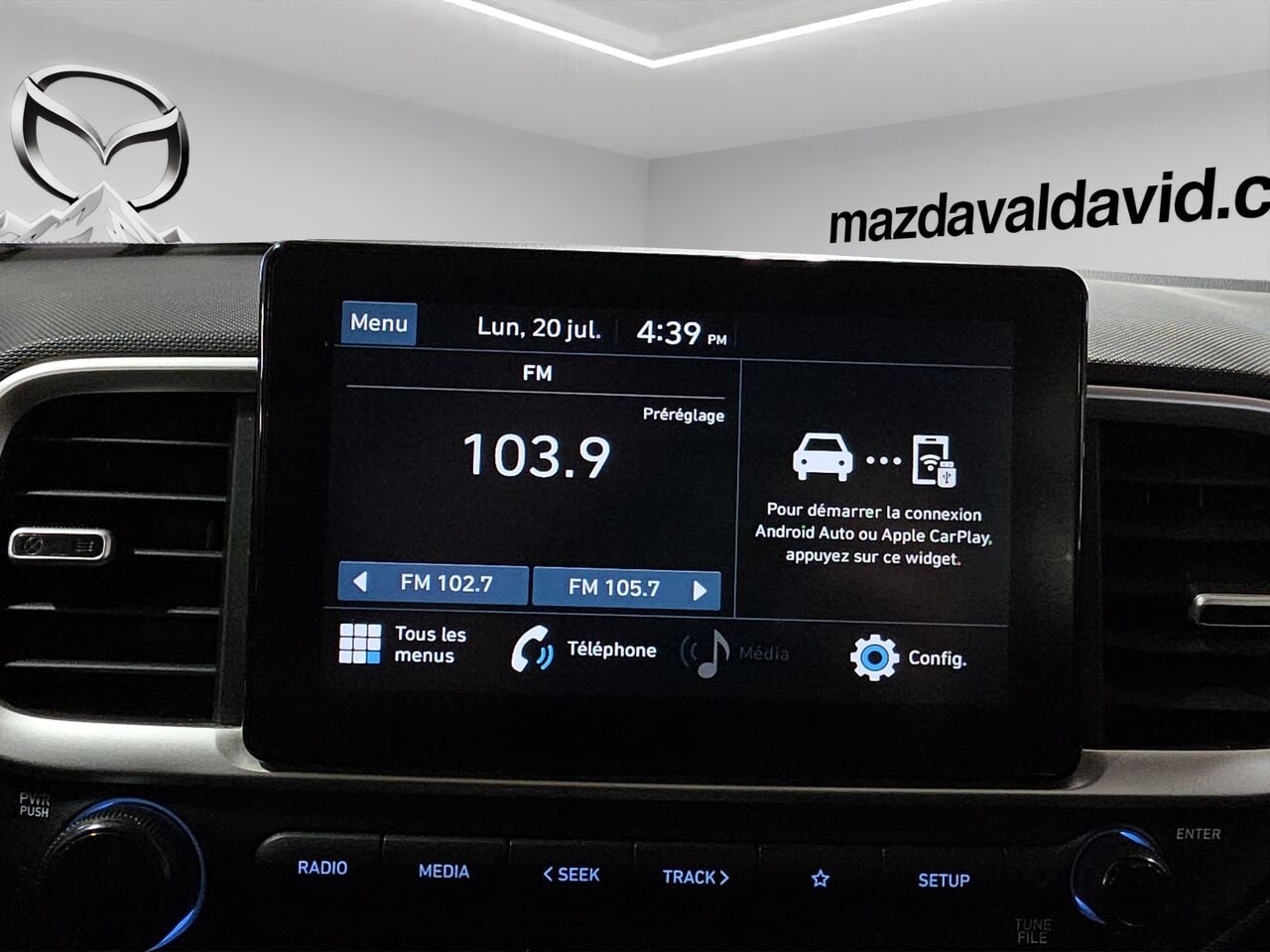 2021 Hyundai Venue Preferred IVT, volant chauffant, commande audio au volant, Apple Carplay Silver Val-David - photo #10
