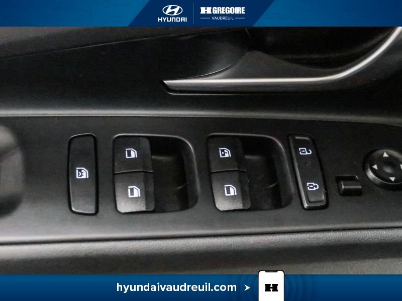 Hyundai Elantra YR830 | Preferred IVT 2025 Blanc Laval - photo #16
