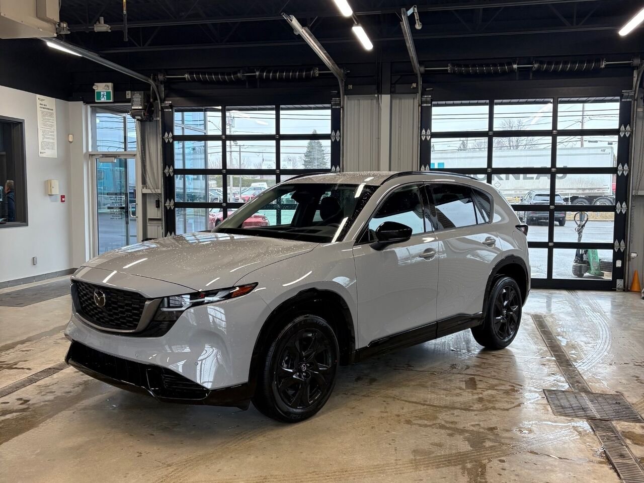 MAZDA CX-5 GT 2026 Gris aéro métallisé Châteauguay - photo #2