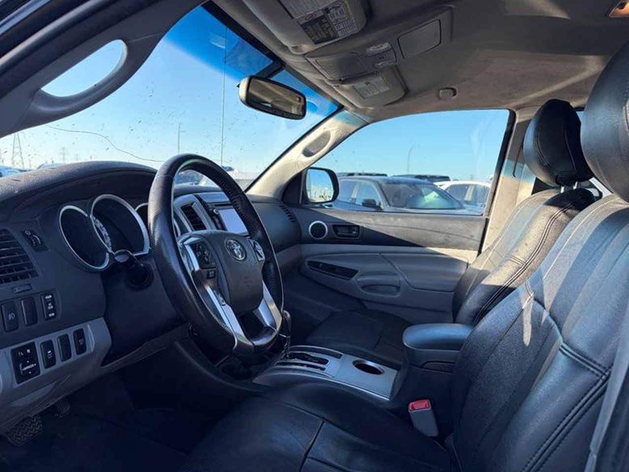 2015 Toyota Tacoma 4WD Double Cab V6 Auto Black Sherwood Park - photo #5