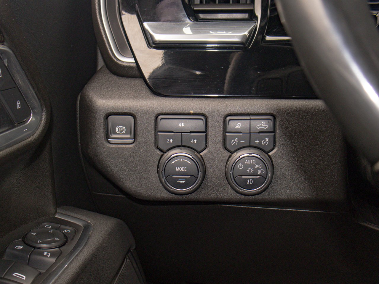 2025 Chevrolet Silverado 3500HD 4WD Crew Cab 159 LT White Sherwood Park - photo #22