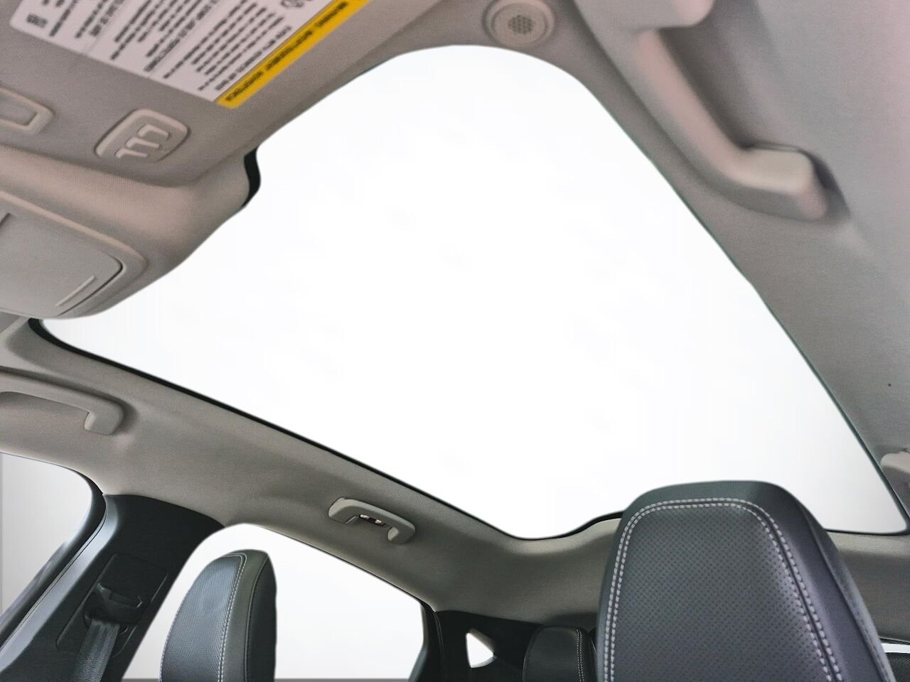 2022 Ford Mustang Mach-E White Saint-Jérôme - photo #14
