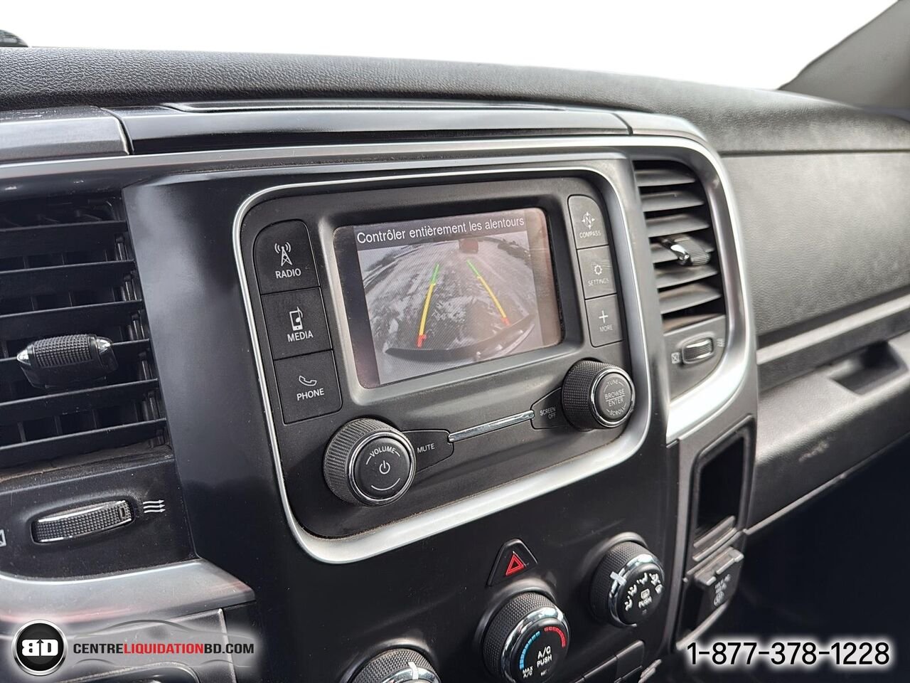 Ram 1500 Classic SLT V6 3.6L CREW CAB BOÎTE 5.5P | BD0130 2023 Blanc Granby - photo #23