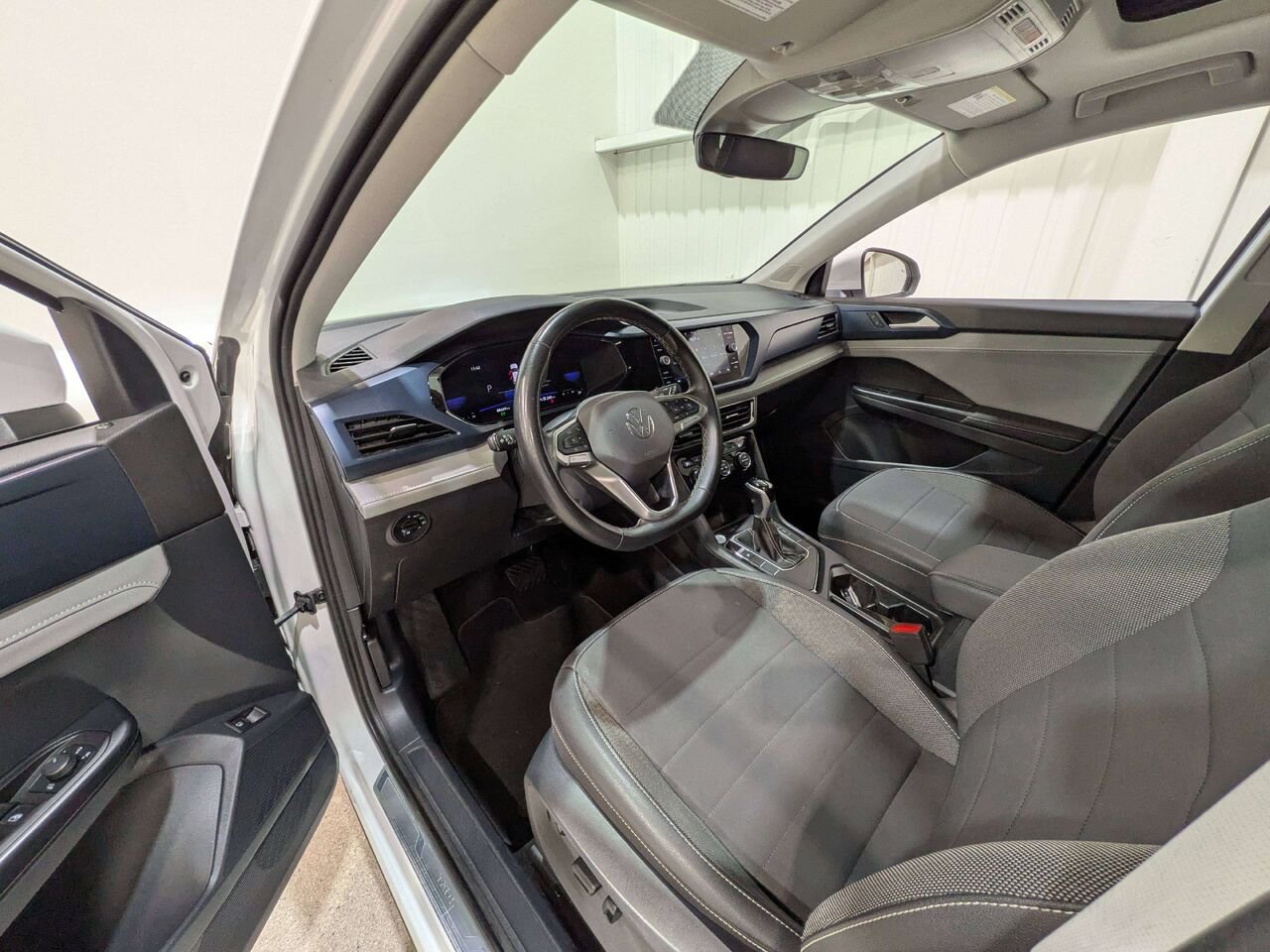 Volkswagen Taos Comfortline FWD 2024 Blanc Val-David - photo #9