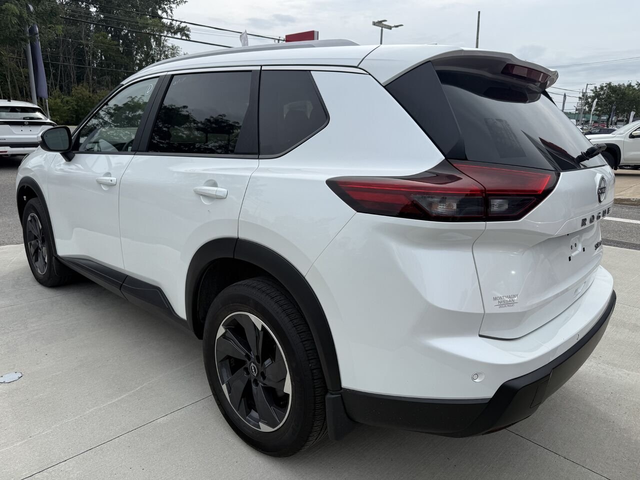2024 Nissan Rogue SV AWD White Châteauguay - photo #2