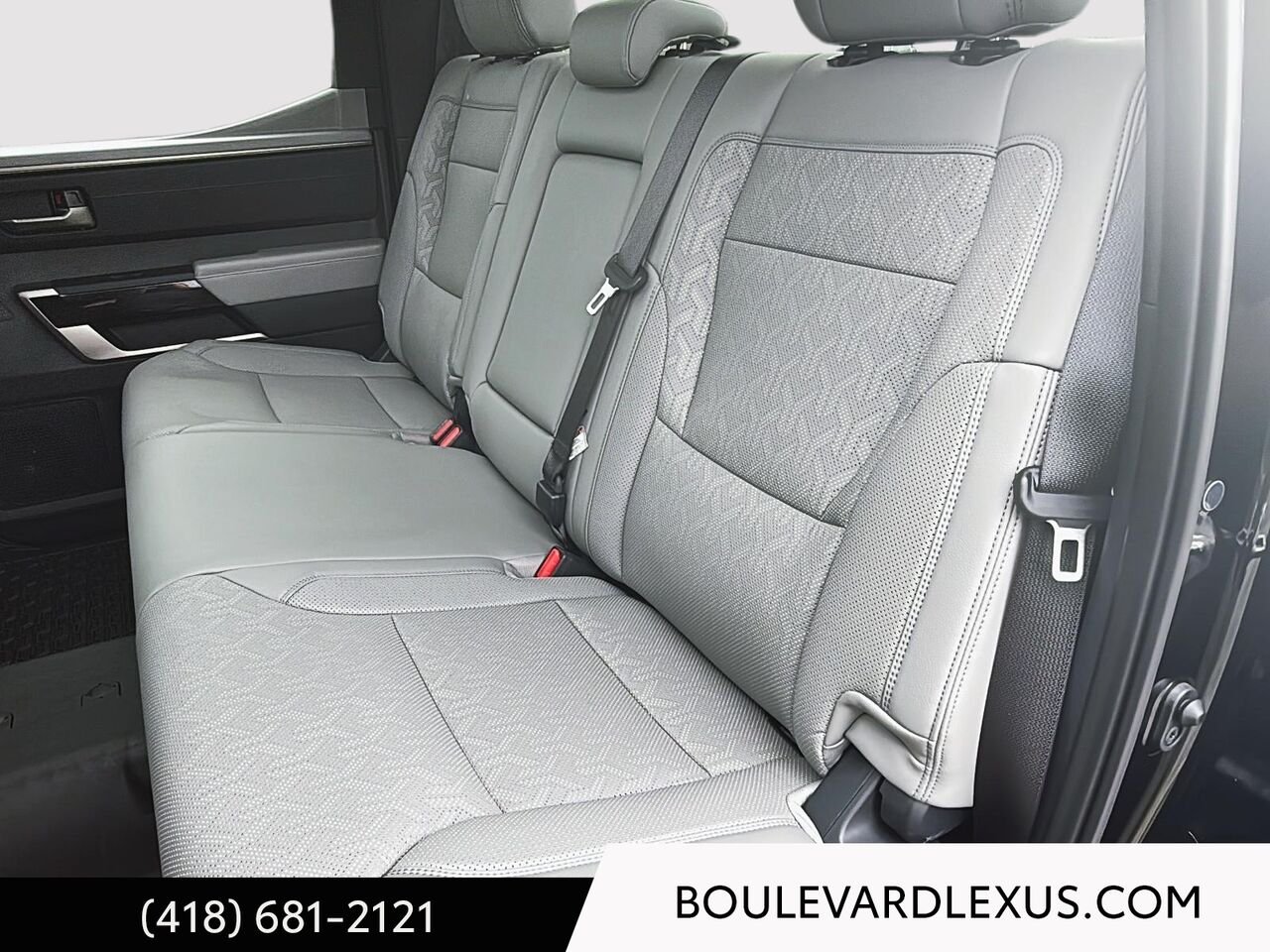 Toyota Tundra 19853A | Limited CrewMax 4x4 2025 Noir Québec - photo #16