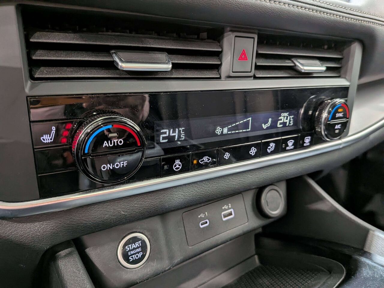 2023 Nissan Rogue AWD SV Moonroof Black Val-David - photo #26