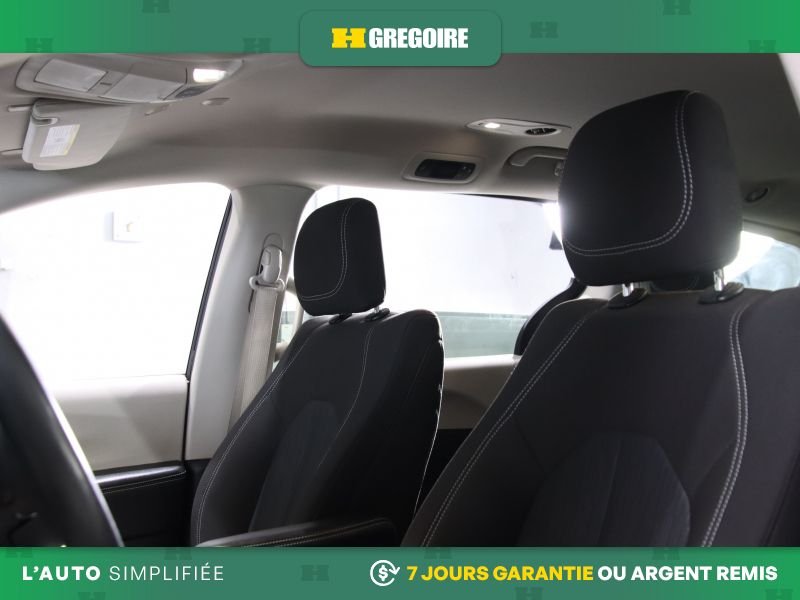 2022 Chrysler Grand Caravan Black Saint-Eustache - photo #10