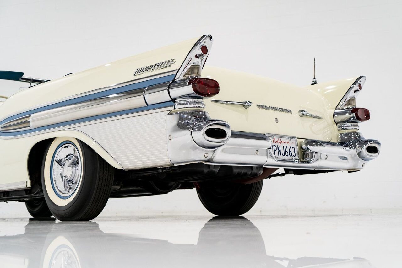 Pontiac Bonneville *PRICE IN USD* Fuel injected 347/315HP 1 of 630 produced 1957 Blanc Montréal - photo #28