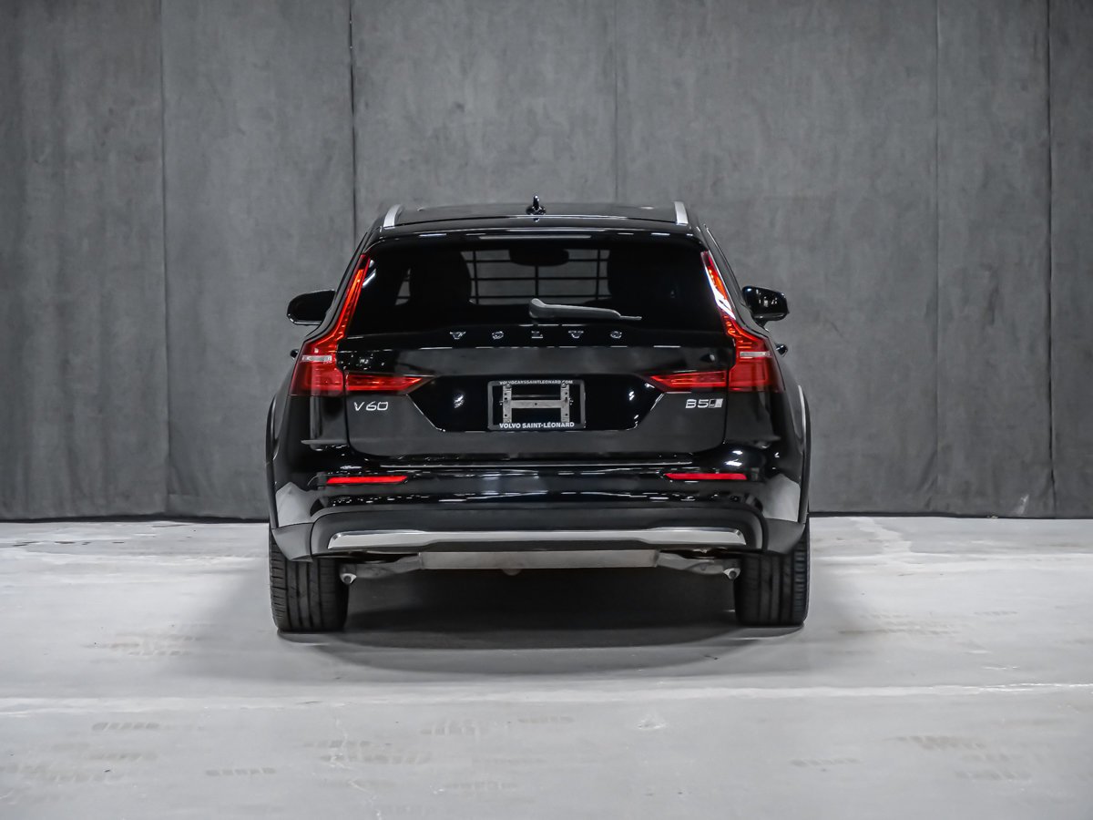 2023 Volvo V60 Cross Country B5 PLUS CLIMAT POLESTAR HARMAN KARDON Black Montreal - photo #4