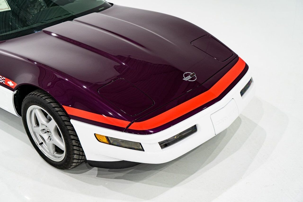 1995 Chevrolet Corvette *PRIX EN USD* RPO Z4Z PACE CAR PRESENTED IN DELIVERY PACKAGING WITH ONLY 192MILES (307KM) FROM NEW White Montreal - photo #35