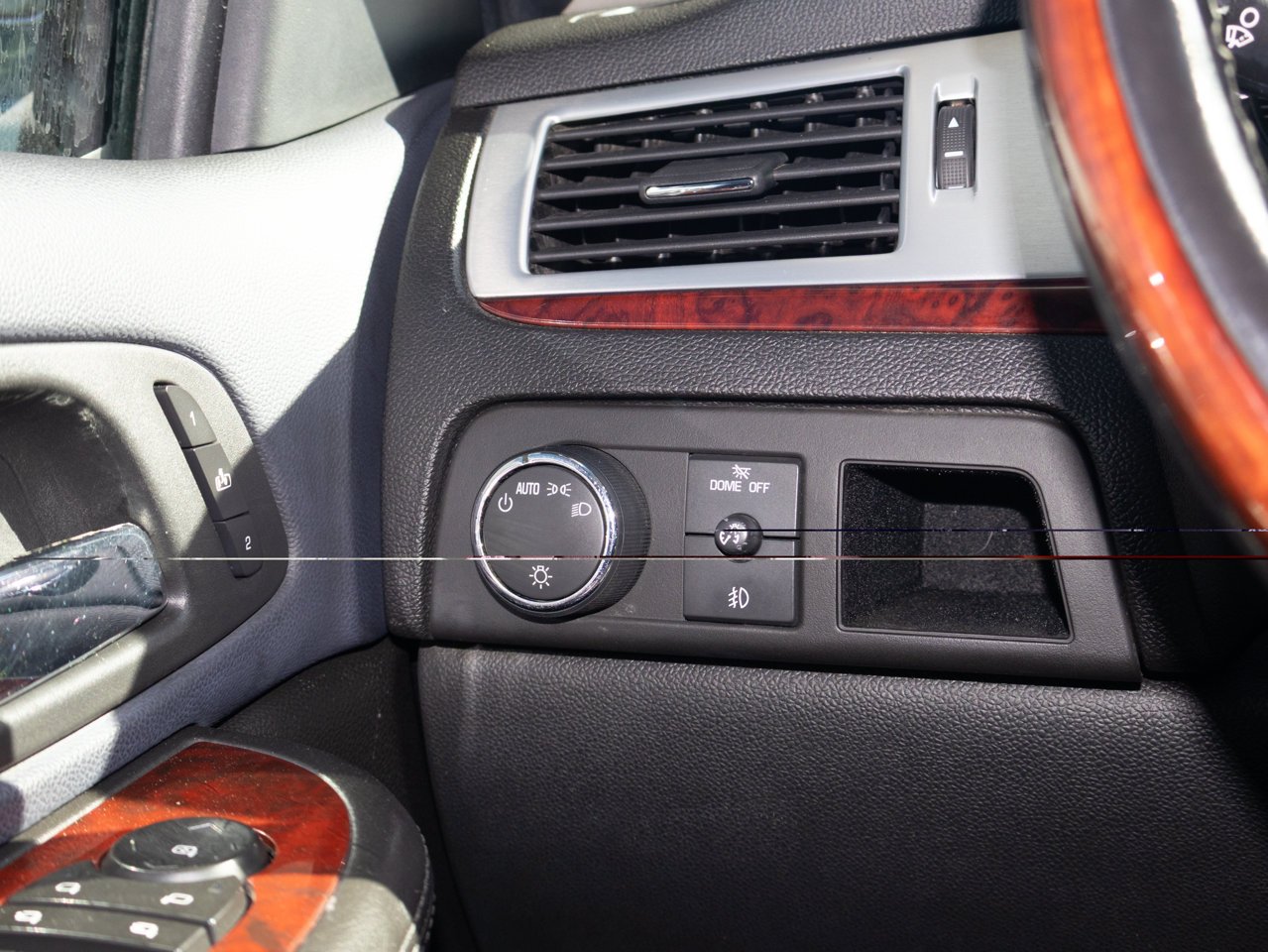 2008 Cadillac Escalade AWD 4dr White Sherwood Park - photo #19