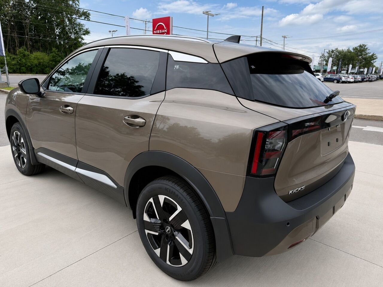 2026 NISSAN Kicks KICKS SV PRIVILEGE AWD Canyon Bronze Metallic Châteauguay - photo #3